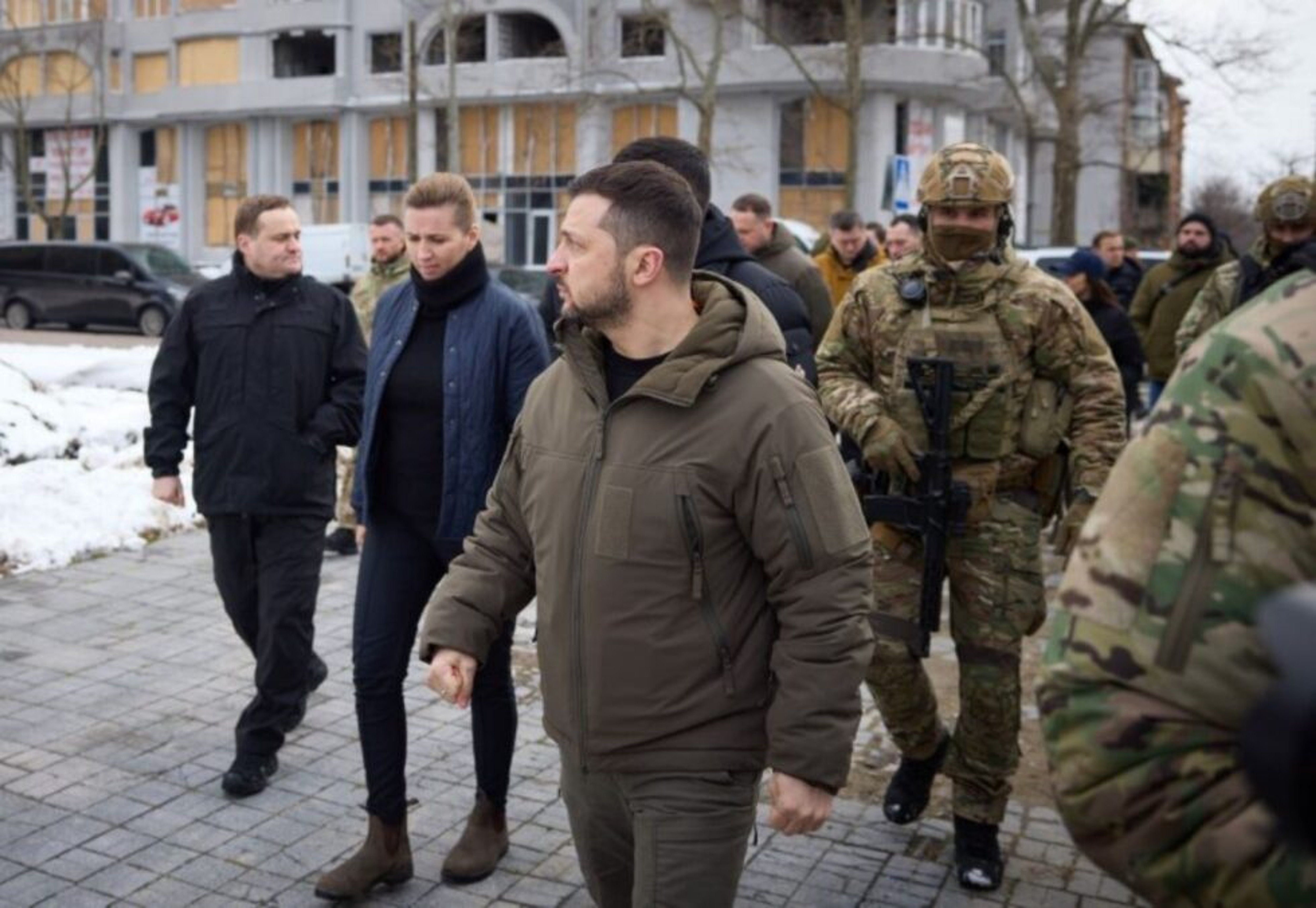 Ukraine president fires top military commander