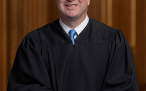 Brett Kavanaugh shunned out of Morton's Steakhouse by protestors in DC