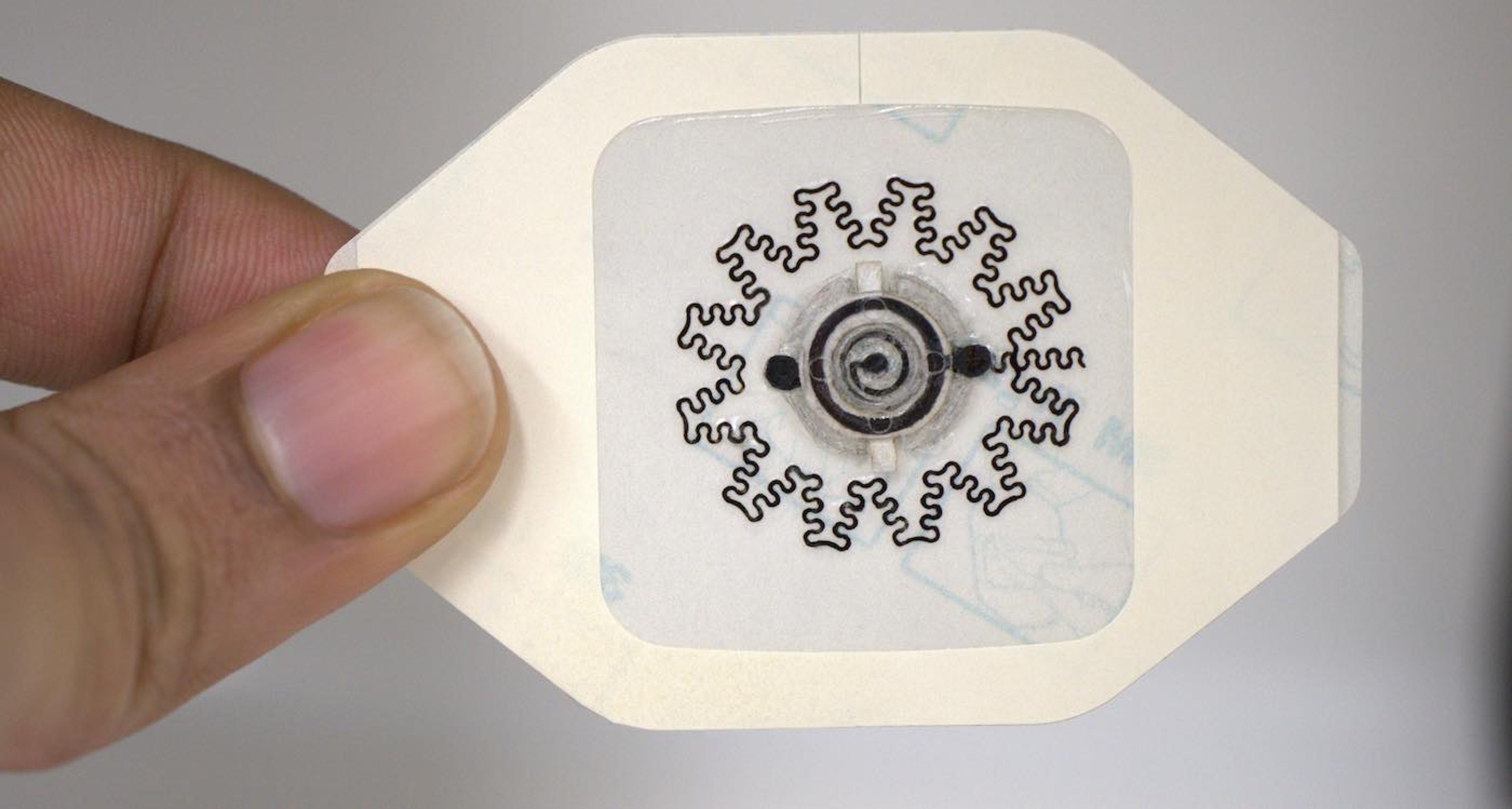 Breakthrough Water-Powered Electric Bandage Heals Chronic Wounds 30% Faster