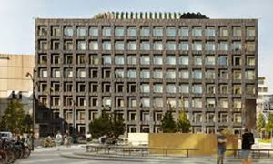 Sweden Urges Households to Keep Cash for Emergencies