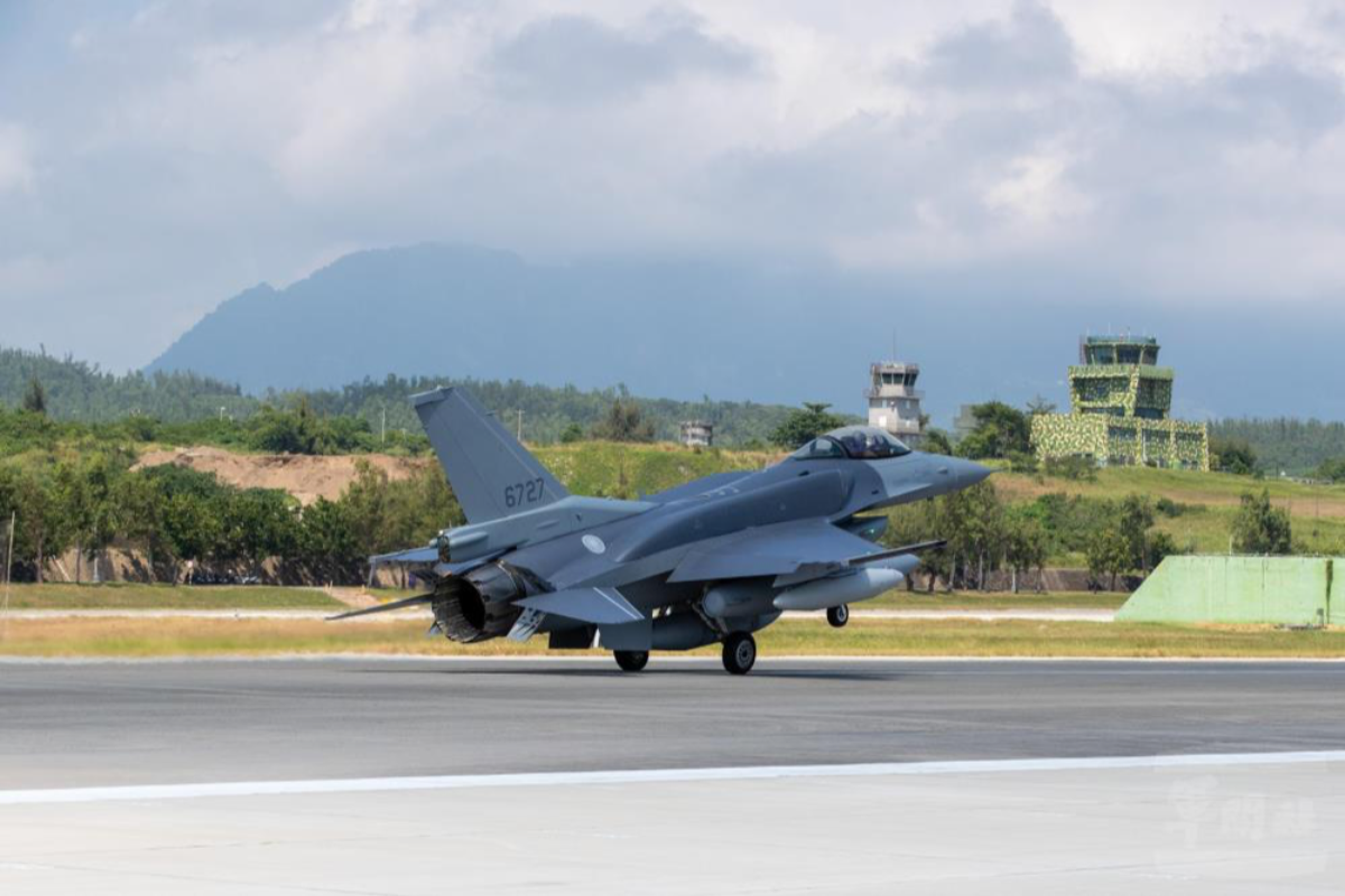 After Years of Delays, Taiwan Receives Its First F-16 Block 70 Fighters
