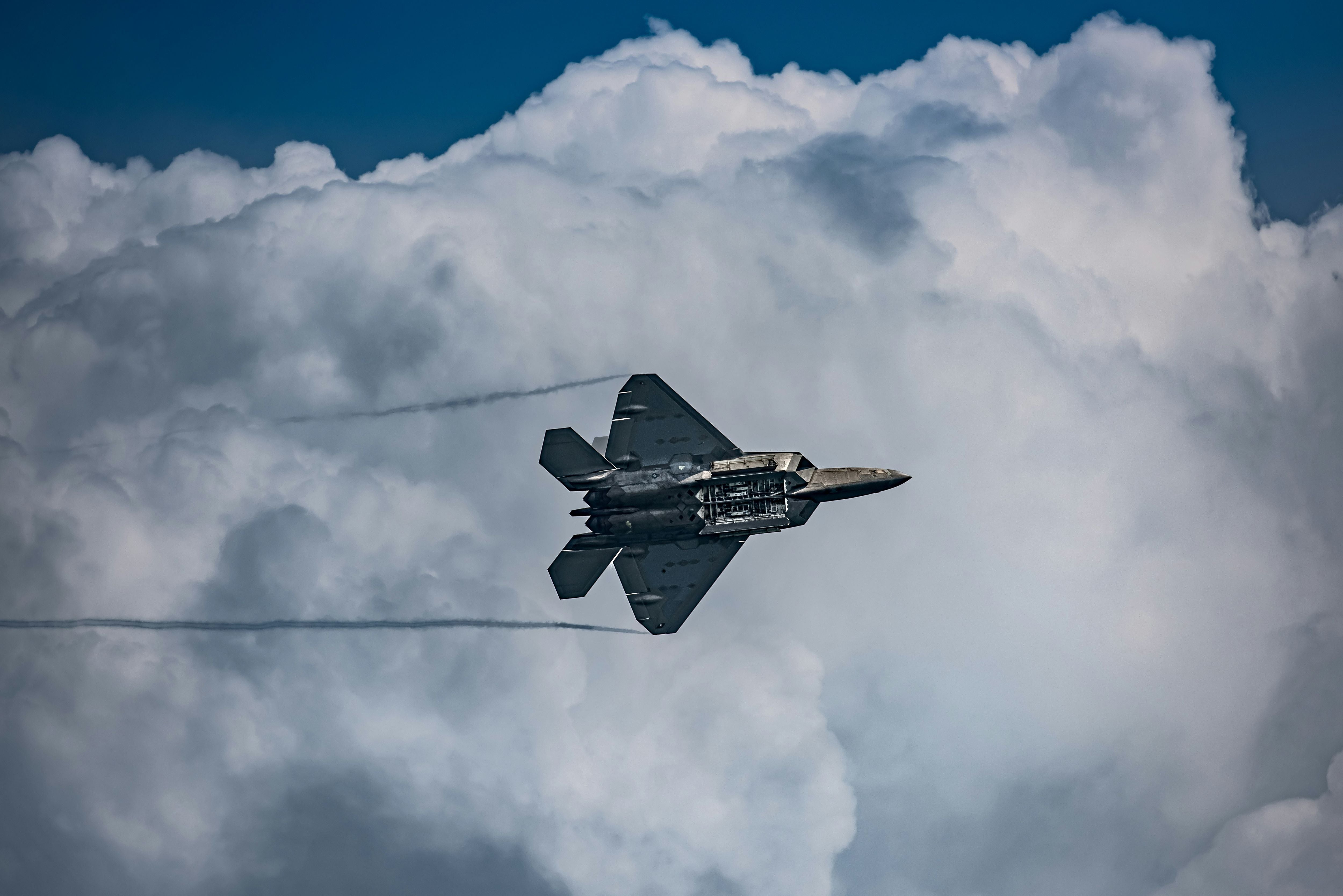 Ex-Air Force Pilot Charged With Training Chinese Military